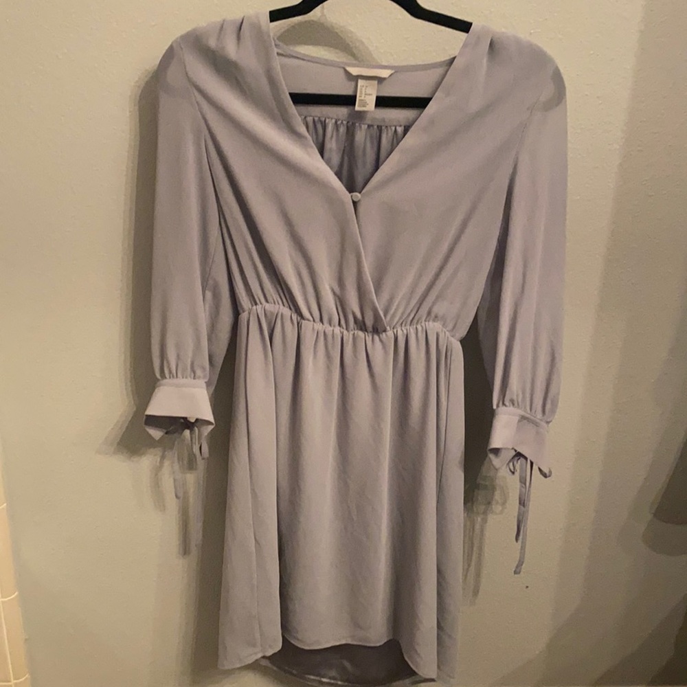 Gray/blue tinge short dress.